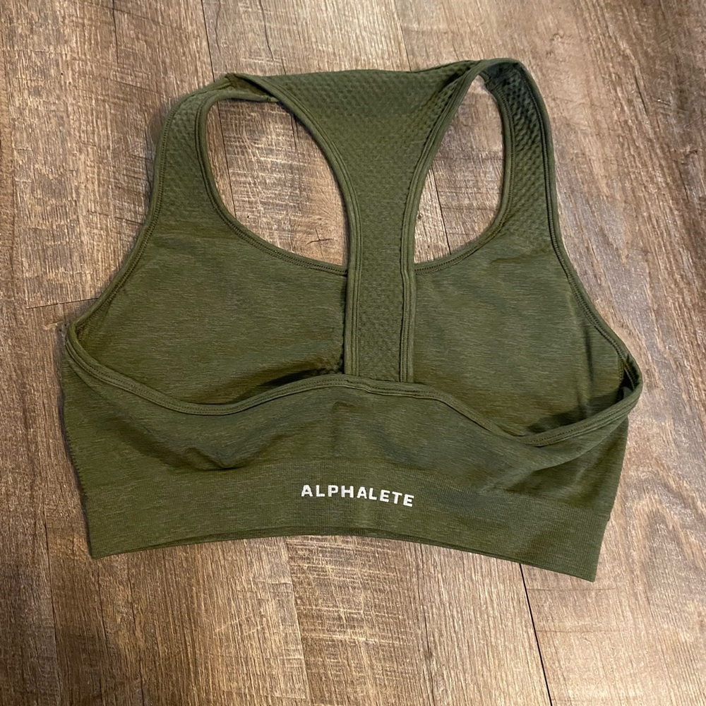 Alphalete sports bra